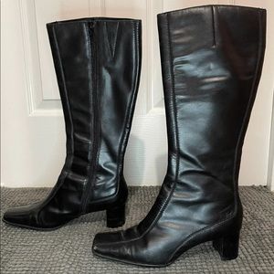 SOLD Womans Boots